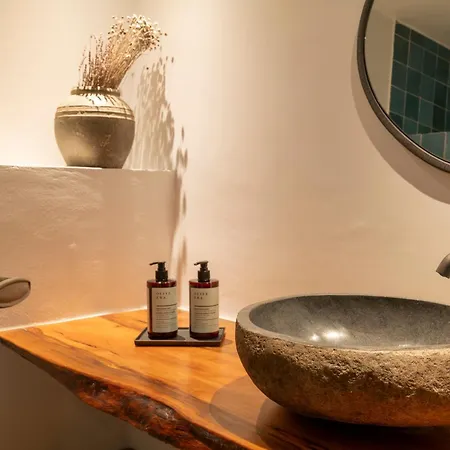 Casa Oliva Tris Elies