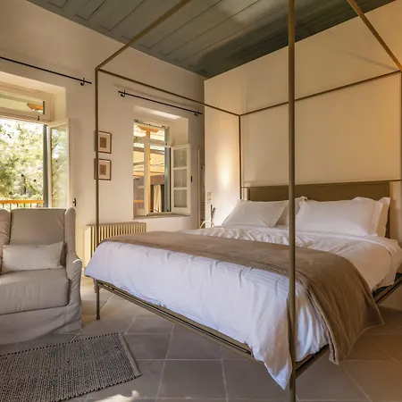 Casa Oliva Tris Elies
