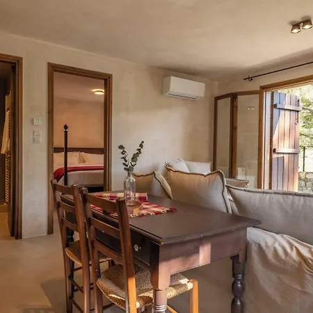 Casa Oliva Tris Elies
